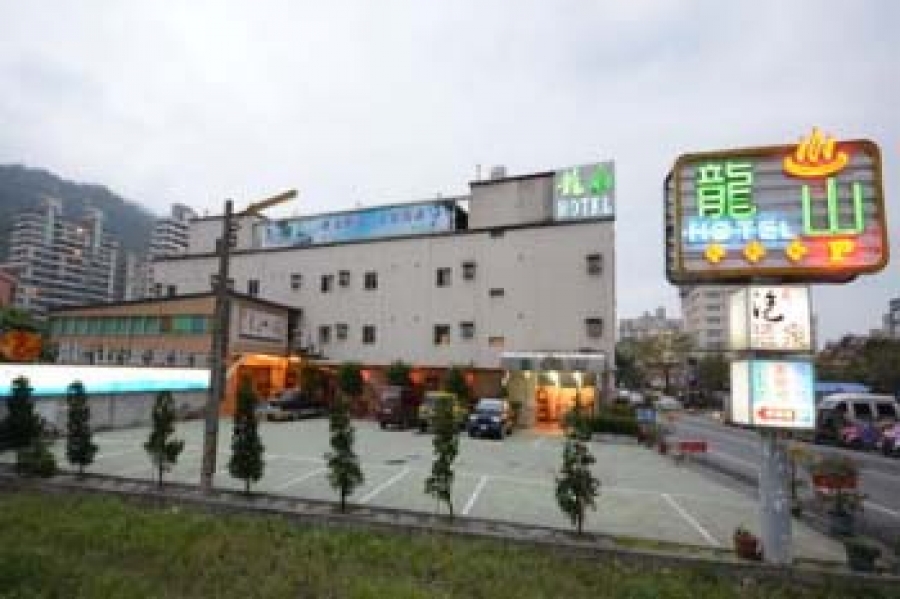 龍山温泉旅館の外観