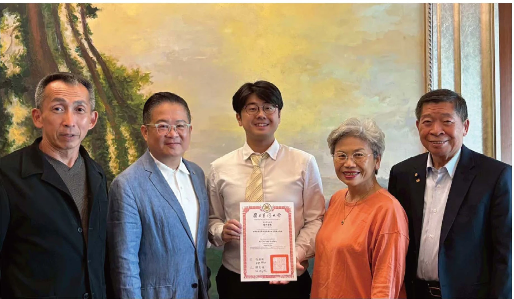 橘內每歌與米山會成員合影